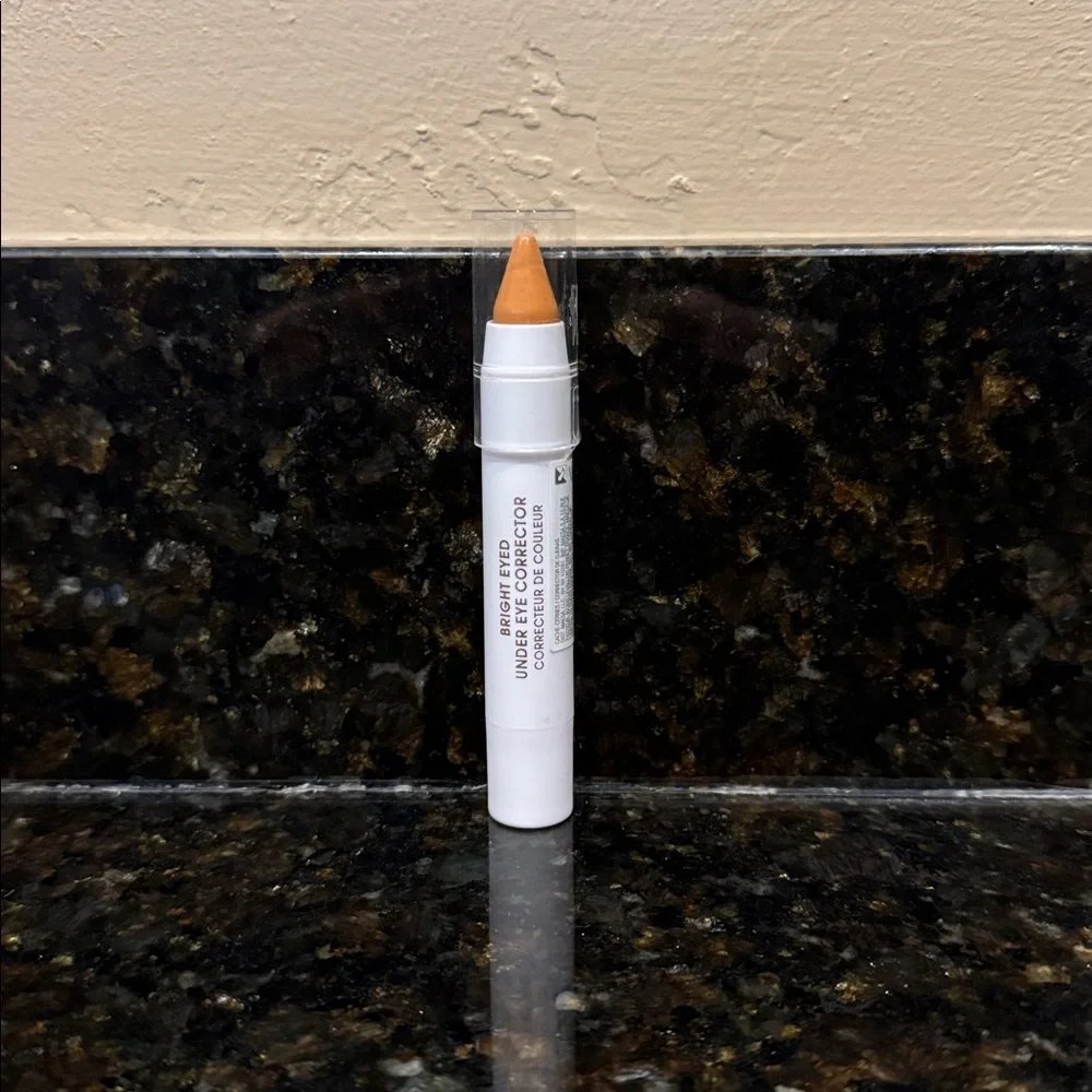 Flower Beauty Bright‎ Eyed Under Eye Corrector - Medium Deep